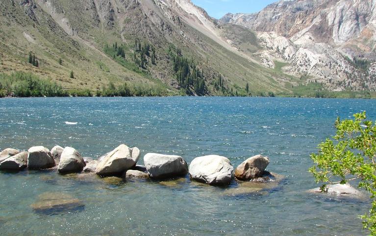 395-sights-convict-lake