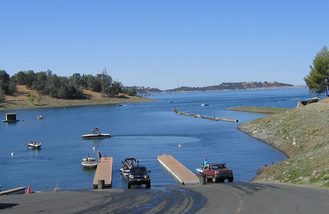 are dogs allowed at folsom lake