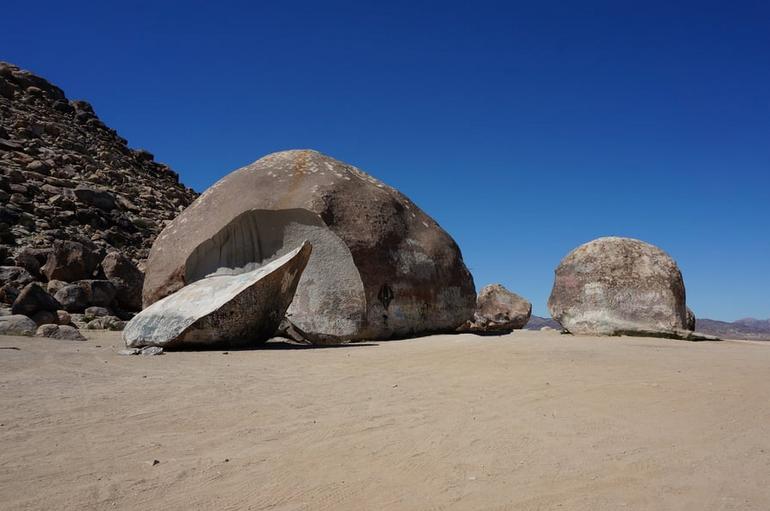 Giant Rock Landers