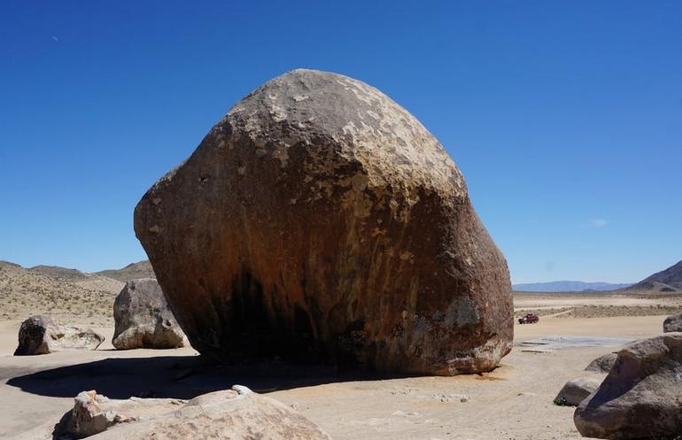 Giant Rock Landers