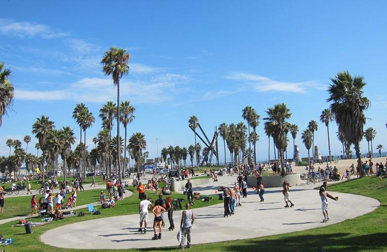 best day to visit venice beach