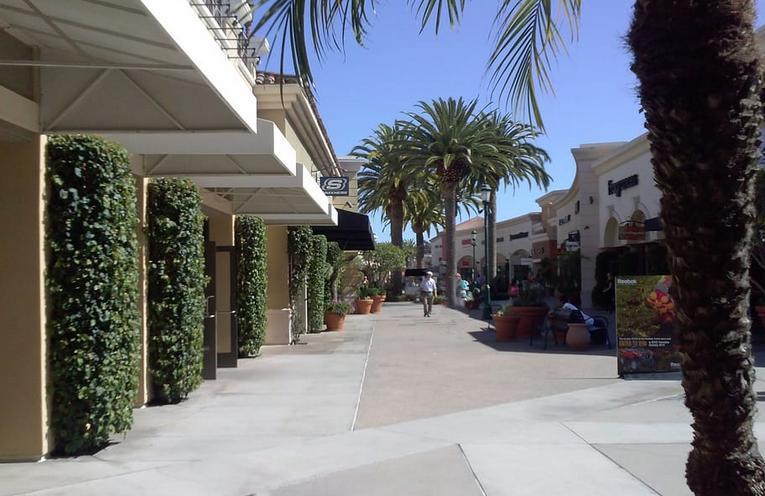 Holiday Shopping at the Premium Carlsbad Outlets