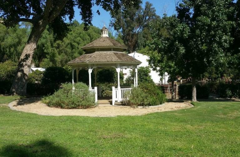 Heritage Park La Verne Featuring Seasonal U-Pick Oranges