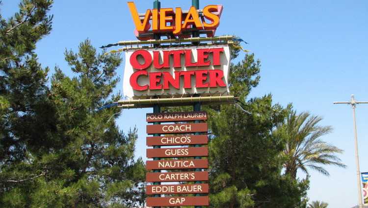 Viejas Outlet Mall Alpine