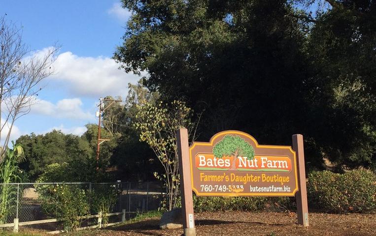 Bates Nut Farm Sign