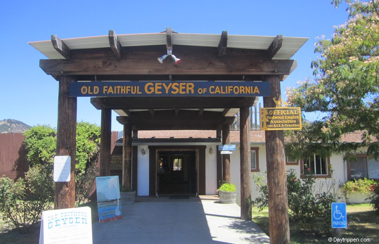 Old Faithful Geyser Entrance