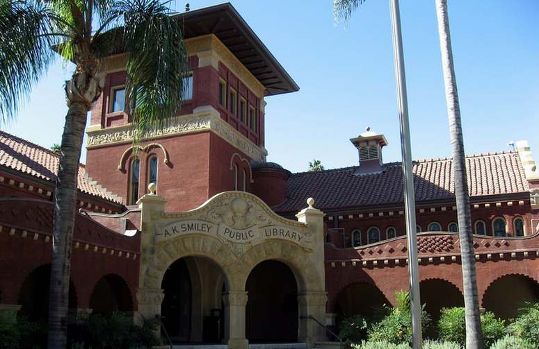 Smiley Public Library Redlands Ca