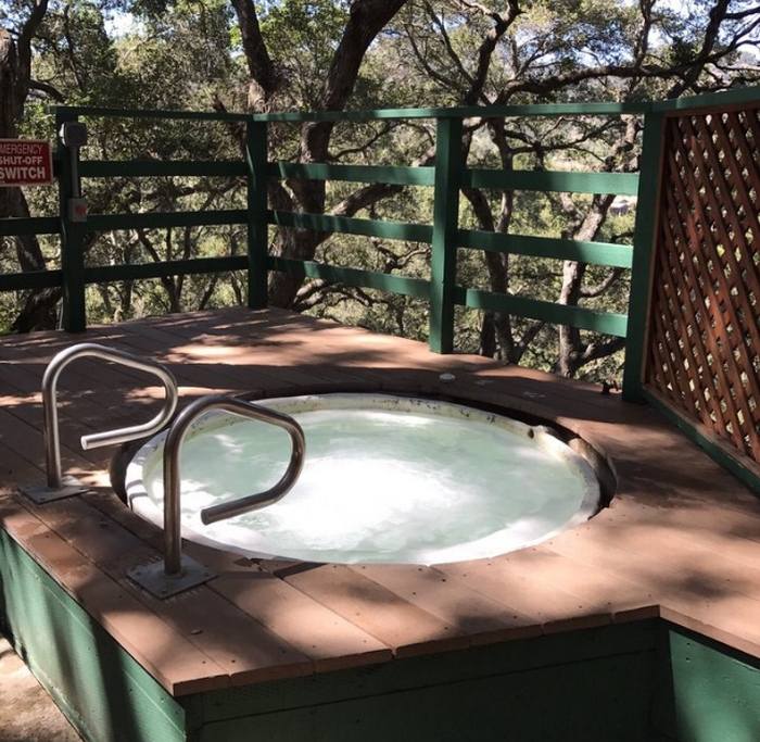 Sycamore Springs Resort Outdoor Tub
