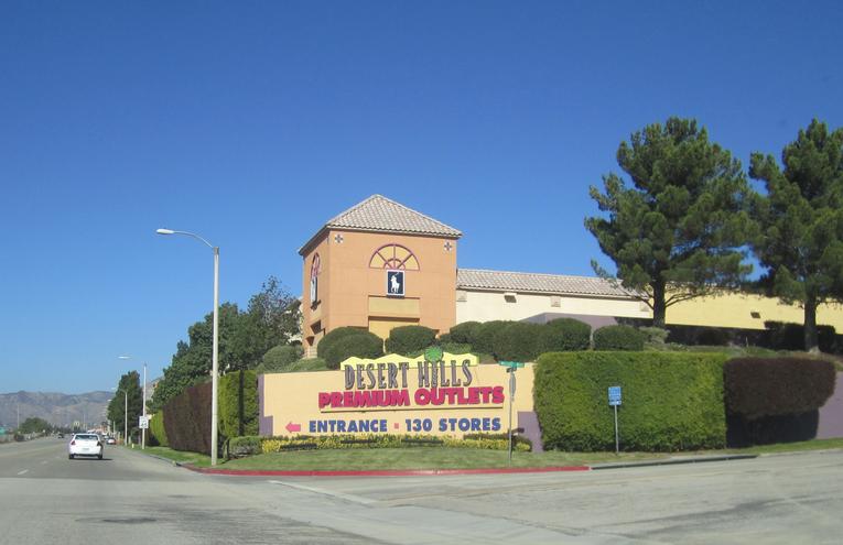 Desert Hills Premium Outlets - East Wing