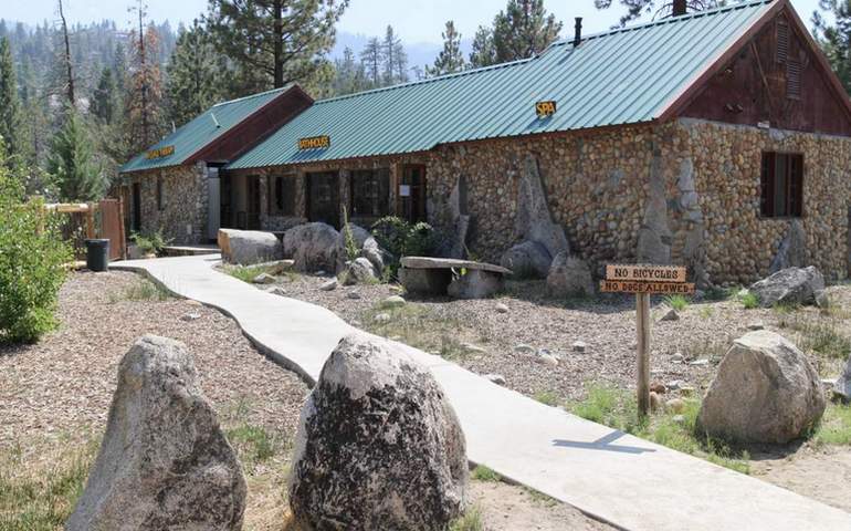 Mono Hot Springs Bathhouse