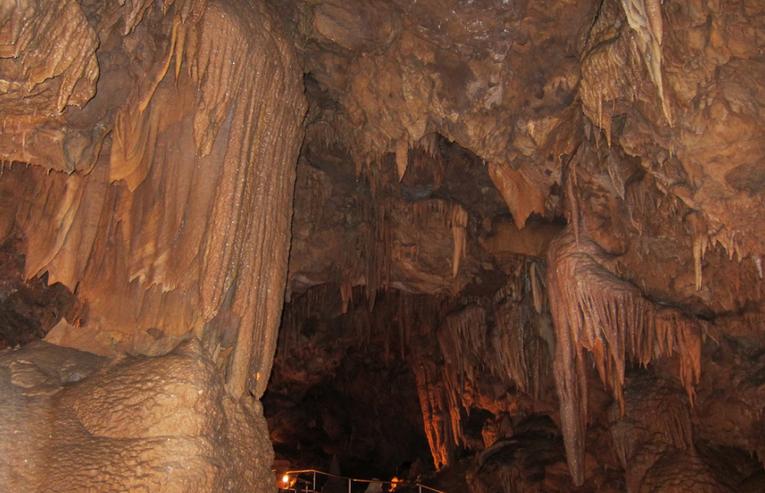 Lake Shasta Caverns