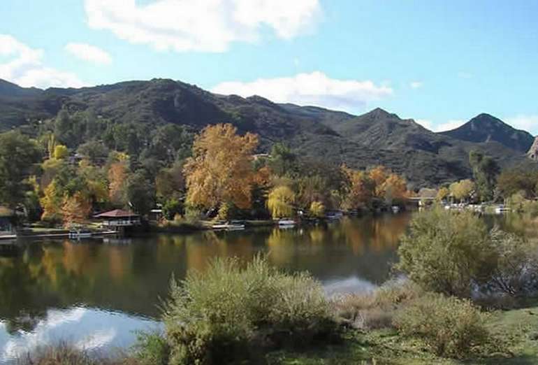 Malibou Lake Santa Monica Mountains 